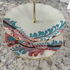 Kate Spade Gwinnett Lane Cream LENOX Two Tiered Stand and Salt & Pepper Shakers